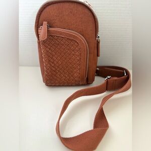 NWOT Antik Kraft Crossbody Bag Brown Floral Pattern Inside Multiple Compartment